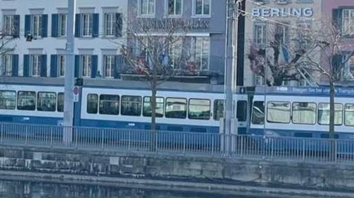 "Una linea del tram sui Lungarni"