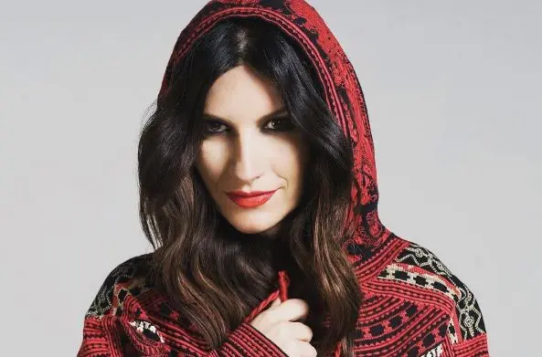 Laura Pausini al Mandela Forum. "Sento ancora le farfalle nello stomaco"