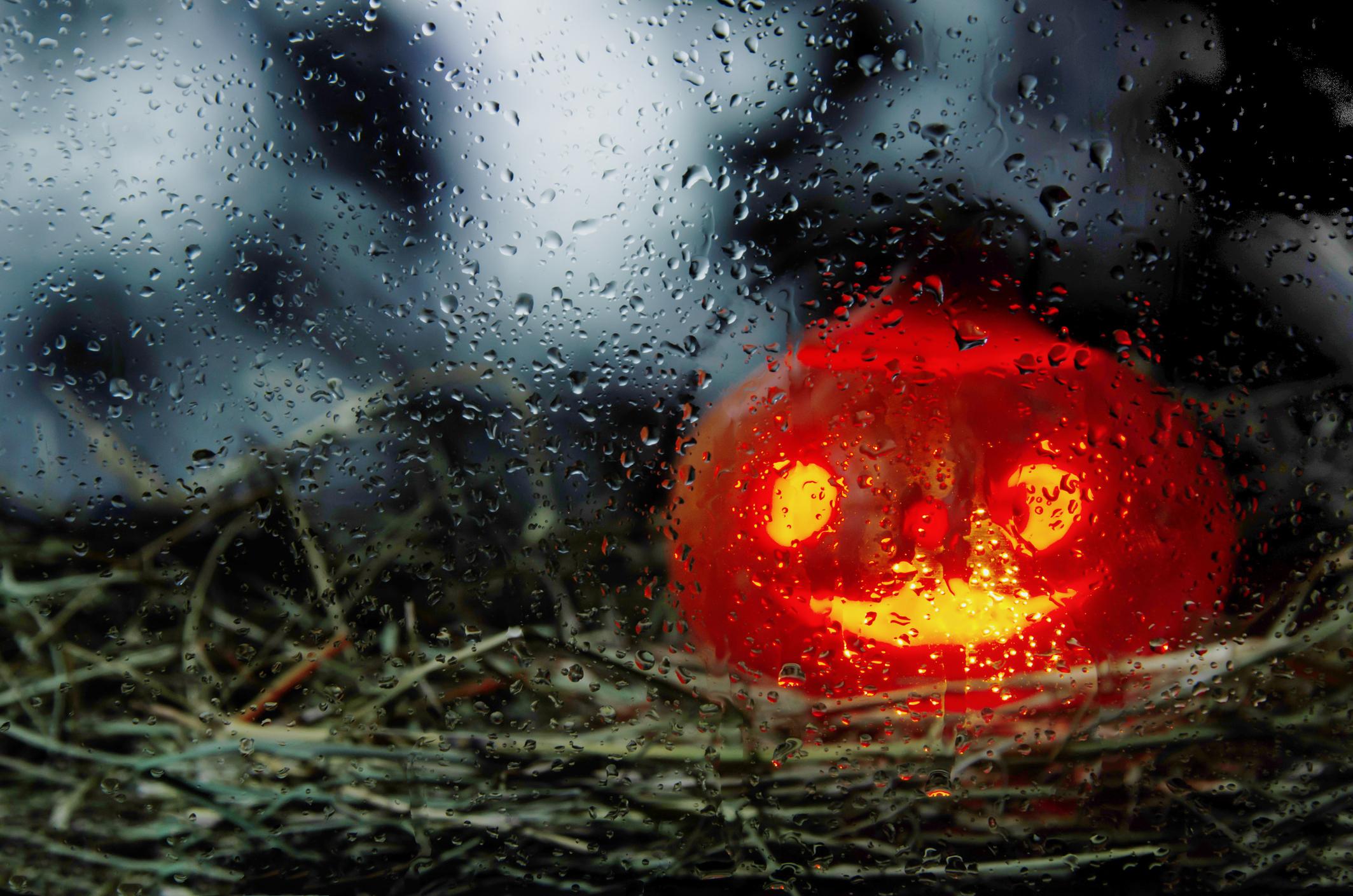 Meteo: Ancora Acquazzoni E Temporali. Che Tempo Farà Per Halloween? Le ...