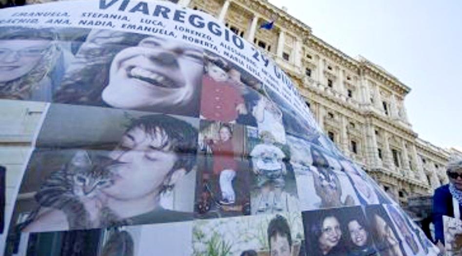 Strage Di Viareggio I Familiari Davanti Al Tribunale Di Firenze Qui Il Fascicolo Stato