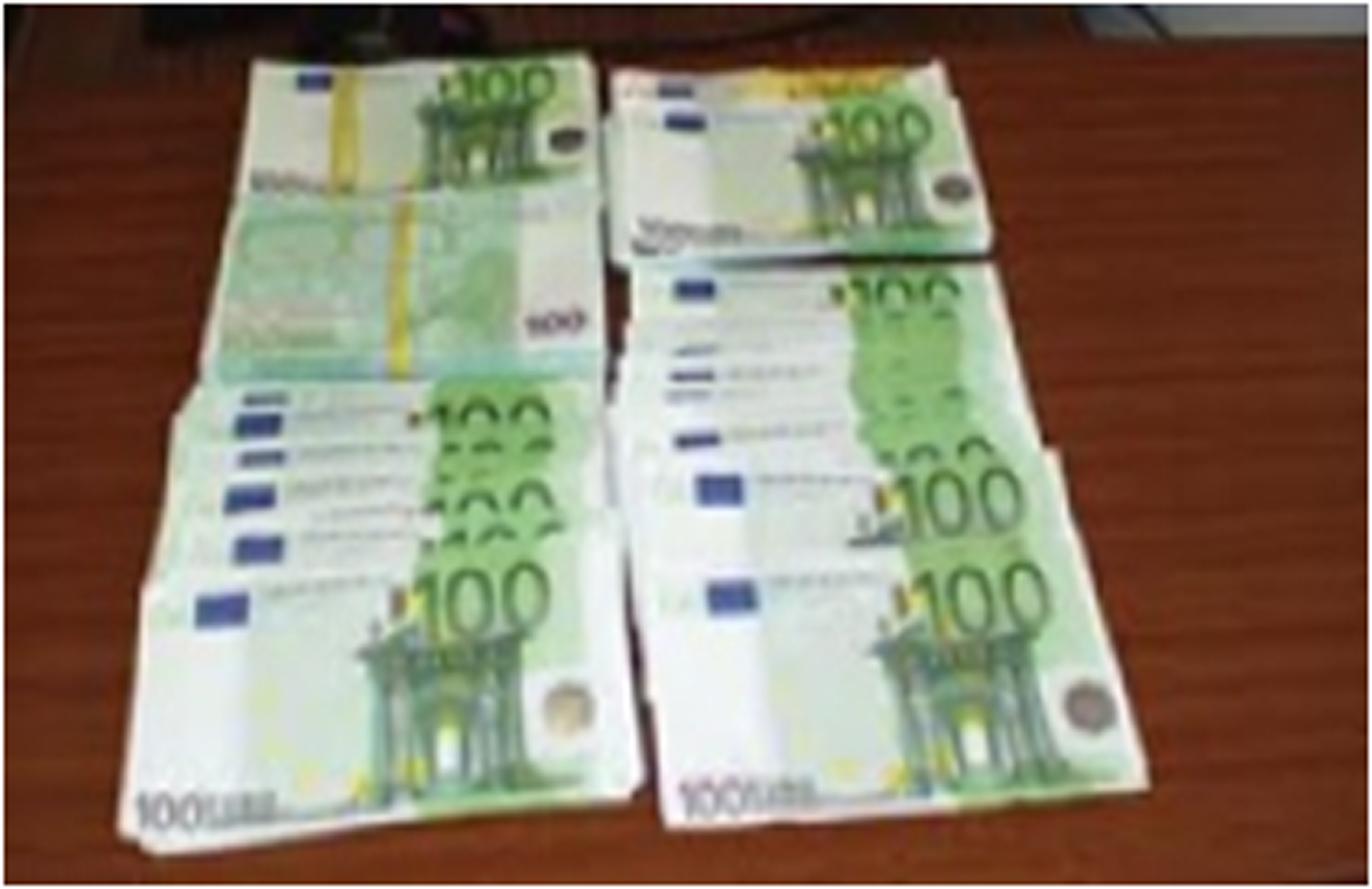 Aveva mille euro di banconote false, fermato all'aeroporto