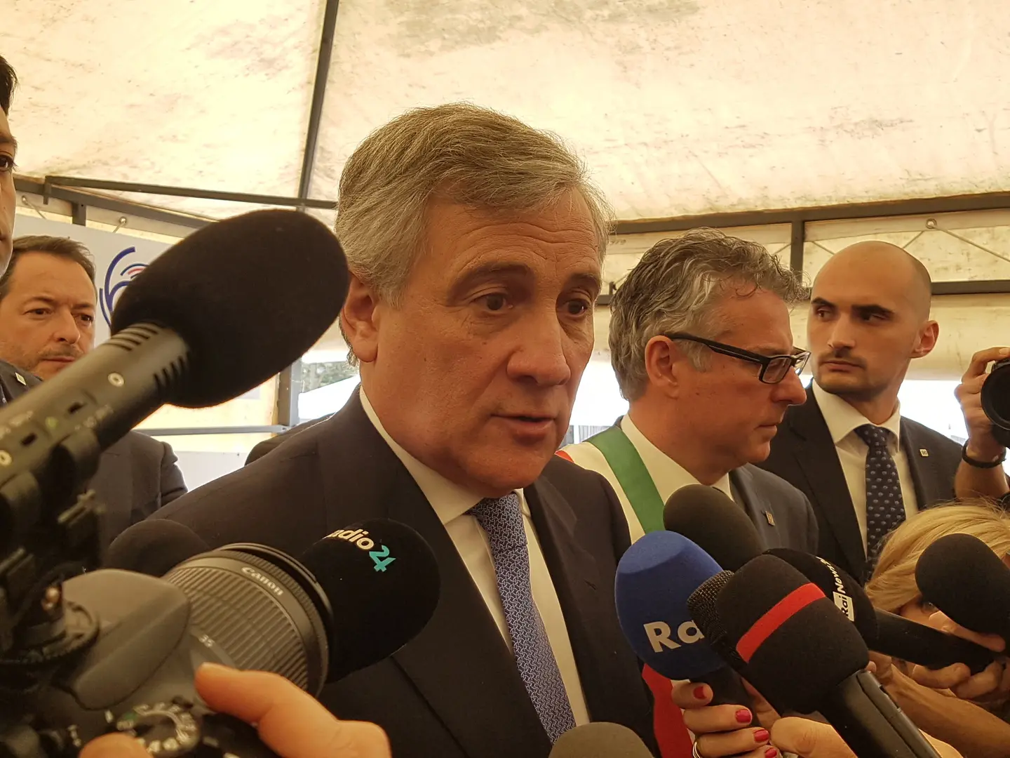 A Norcia arriva l’Europa, Tajani: "Due miliardi per la ricostruzione"