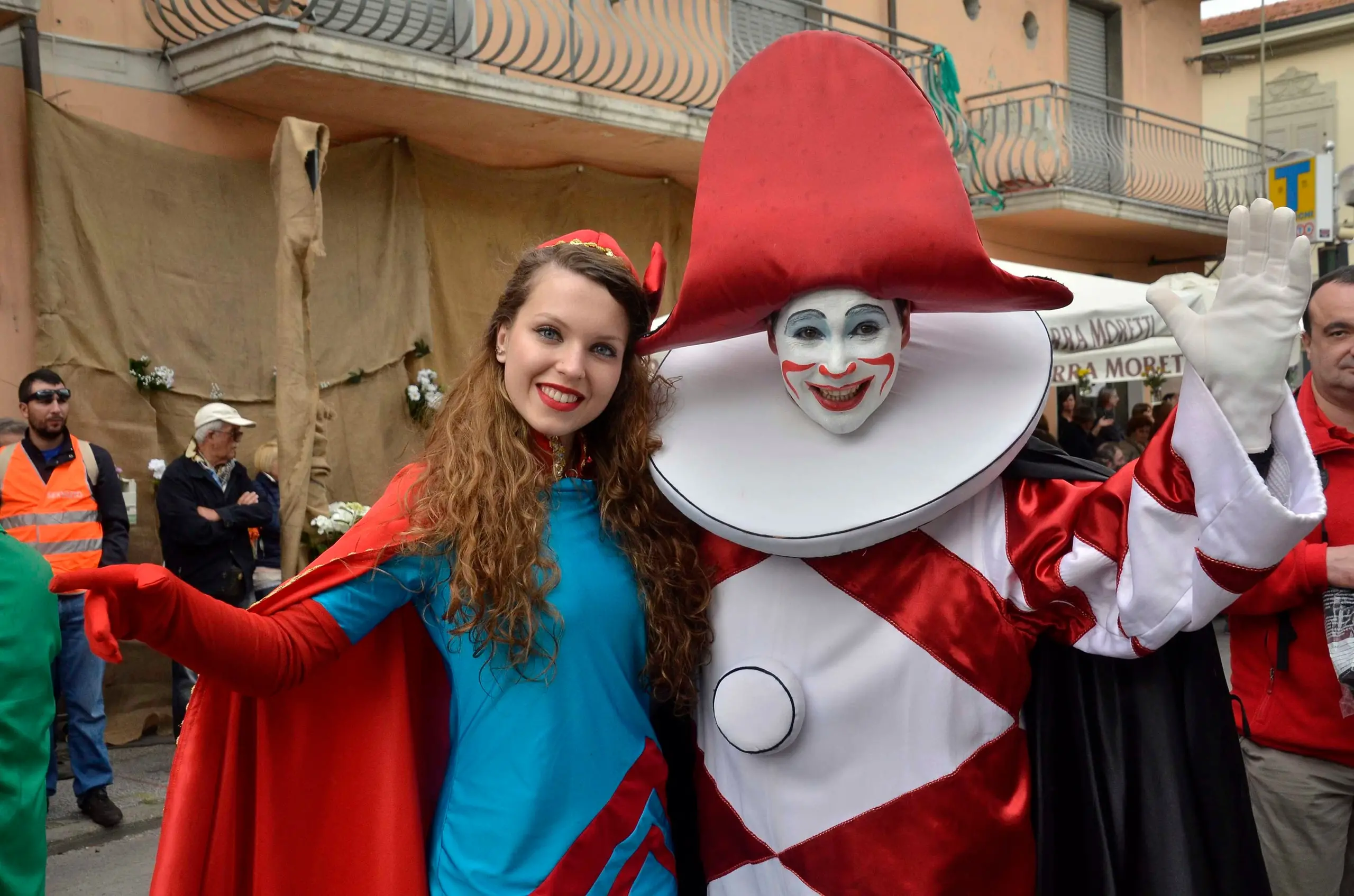 All'asta le opere d'arte del Carnevale di Viareggio