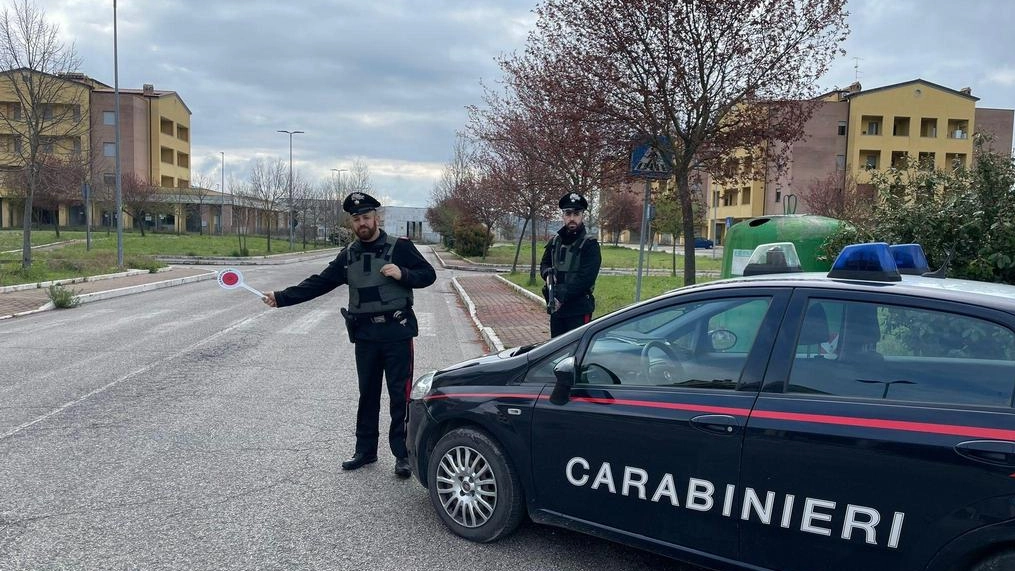 Spedizione punitiva al ristorante. Fratelli accoltellati per gelosia. Tentato omicidio, arrestati in due