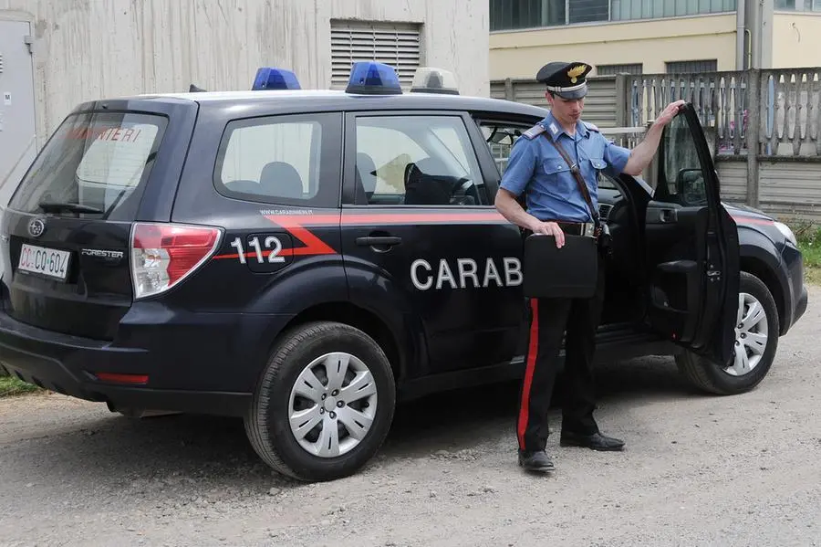 Castagno d'Andrea, ladro sfortunato fa autostop dopo il colpo ma becca i carabinieri