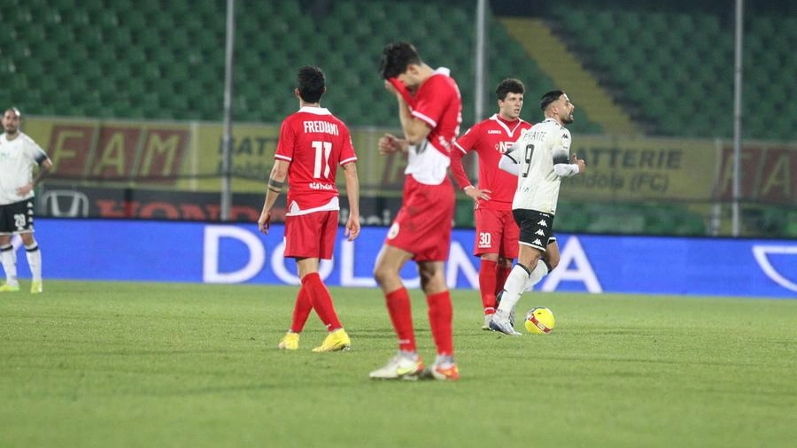 Un irriconoscibile Siena è travolto a Cesena, 4-0