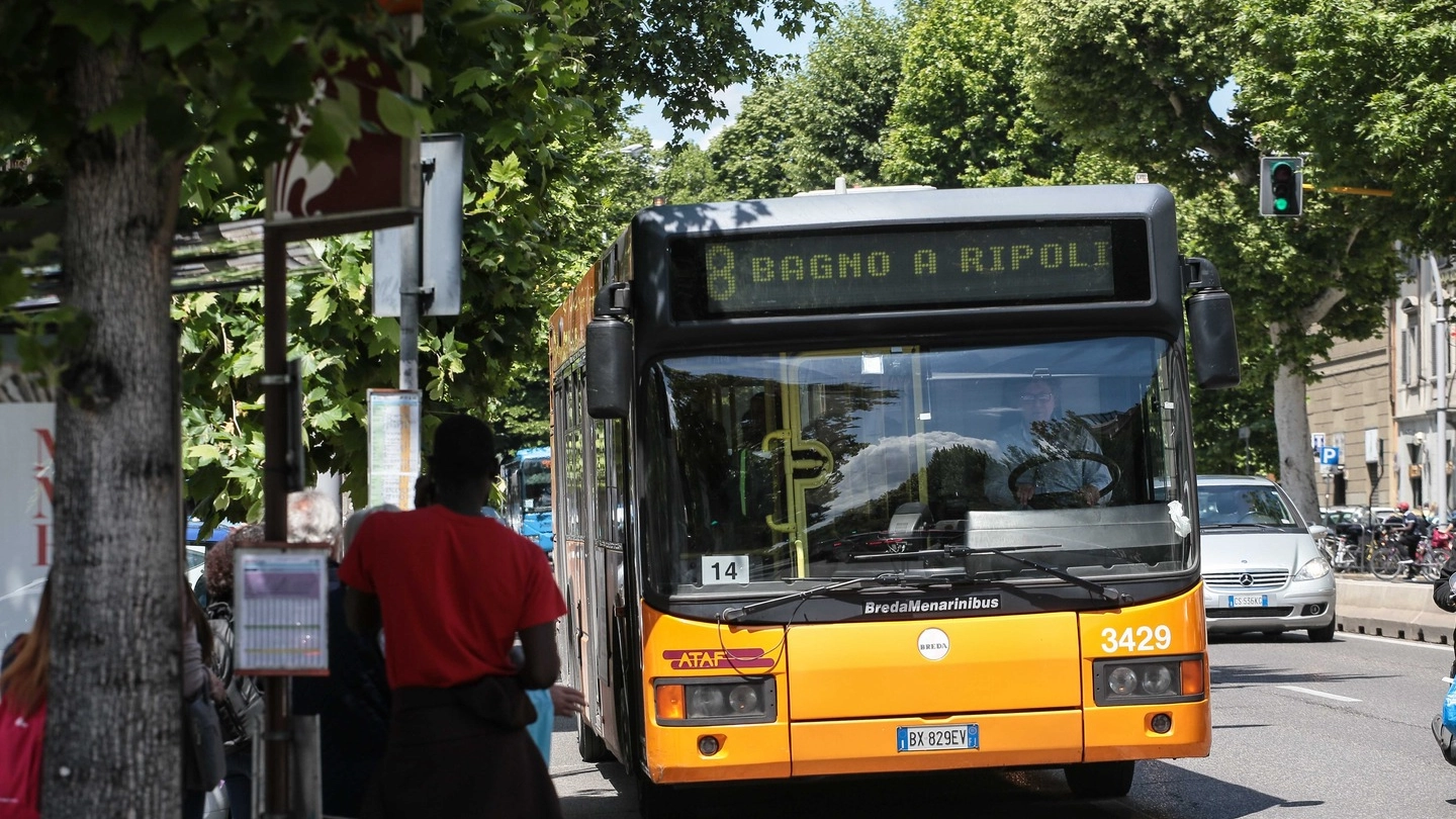 Un autobus a Firenze (New Press Photo)