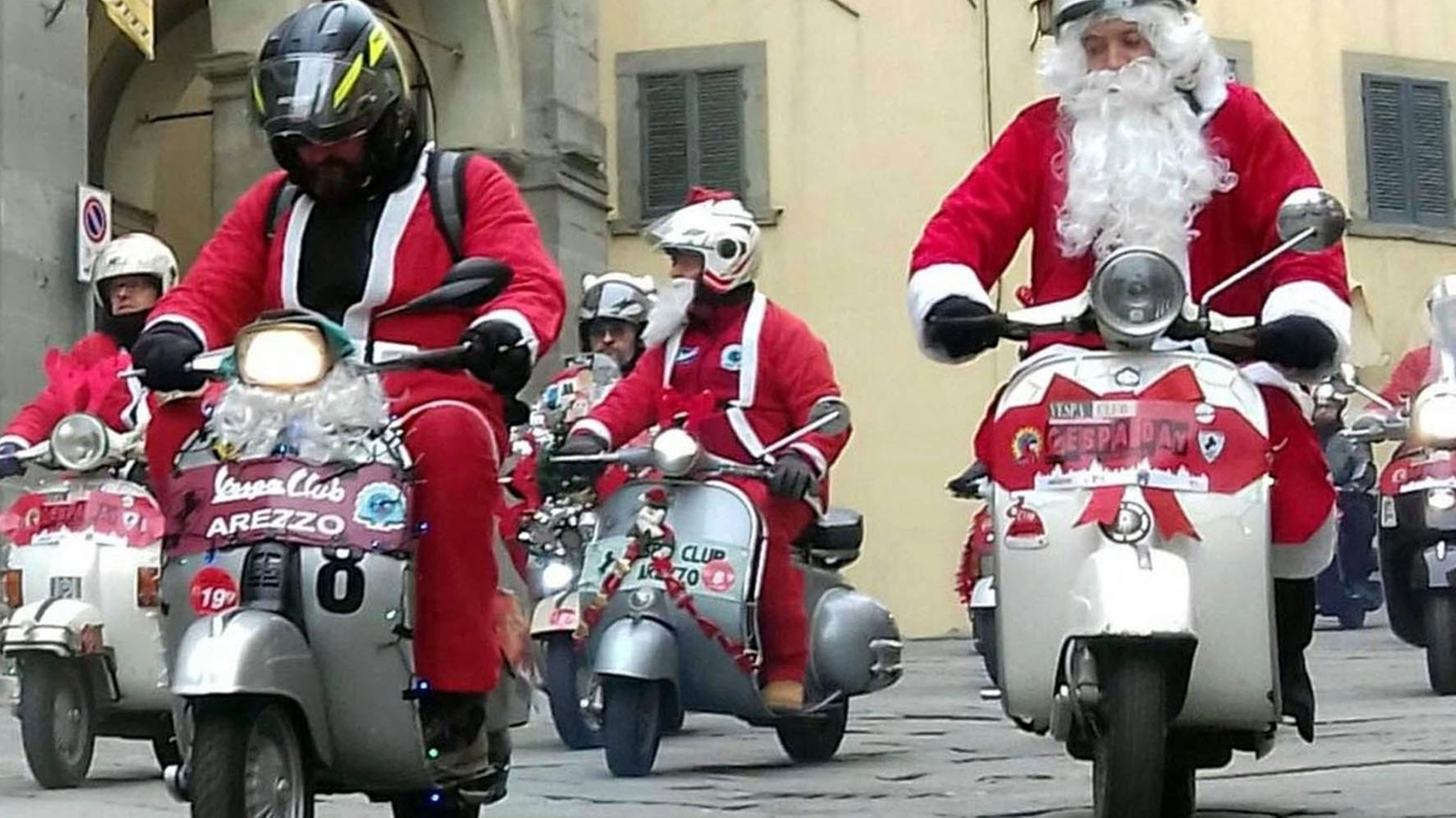 Babbo Natale in Vespa