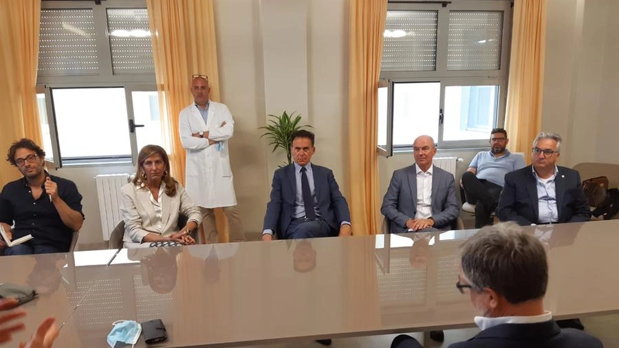 I sindaci Conti, Salvetti e Di Maio in vista al centro di chirurgia robotica dell'Aoup