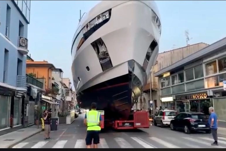 Lo yacht in via Coppino