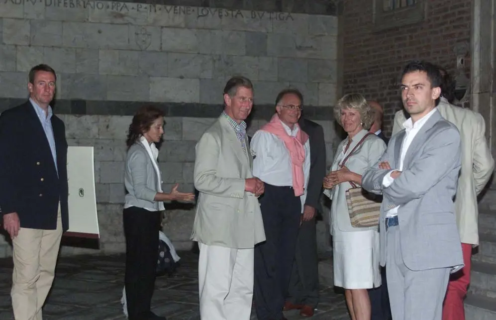 Il blitz di Carlo al Duomo di Siena. Il Pavimento ammirato con Camilla