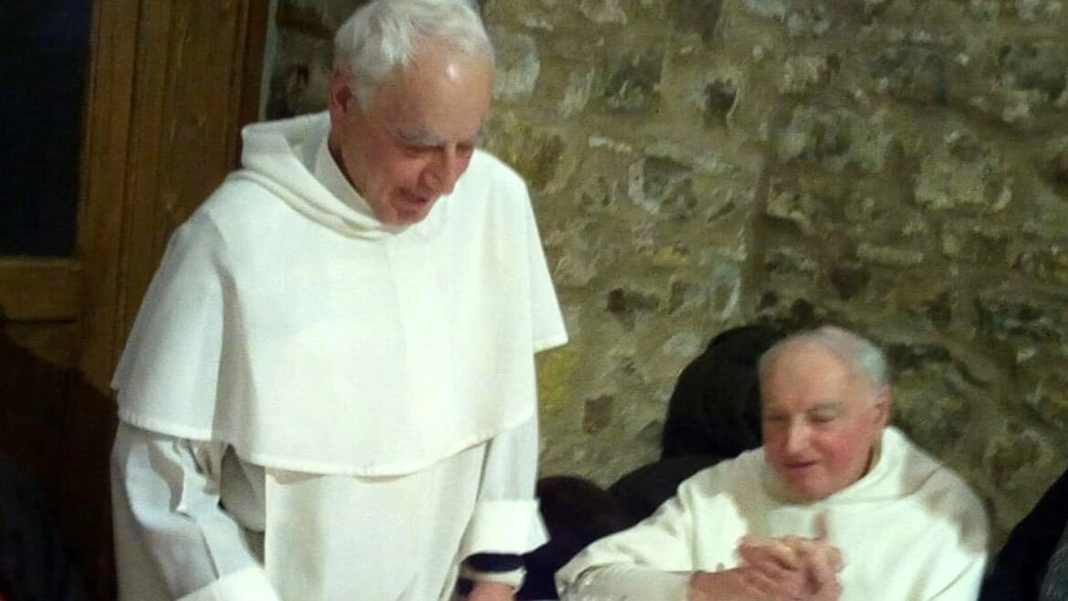 Padre Giovanni Serrotti, 87 anni, e il fratello Giuseppe, 90