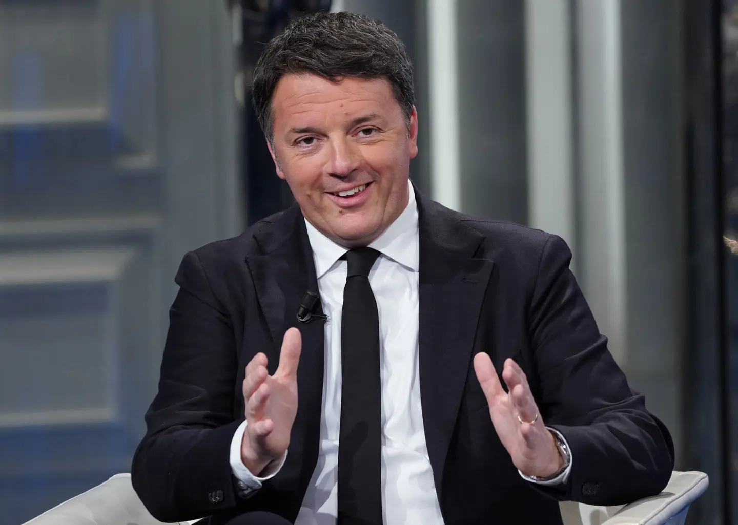 Renzi: "Per l’aeroporto serve più coraggio. Gkn? Operai in buone mani, presto novità"