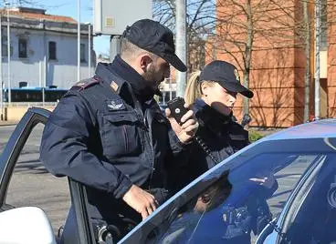 Lotta Ai Furti E Allo Spaccio Di Droga. Pugno Duro Della Polizia A ...