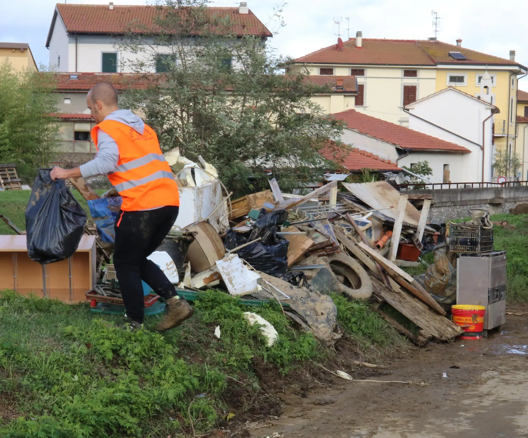 Smaltimento dei rifiuti: "Raccolta casa per casa"