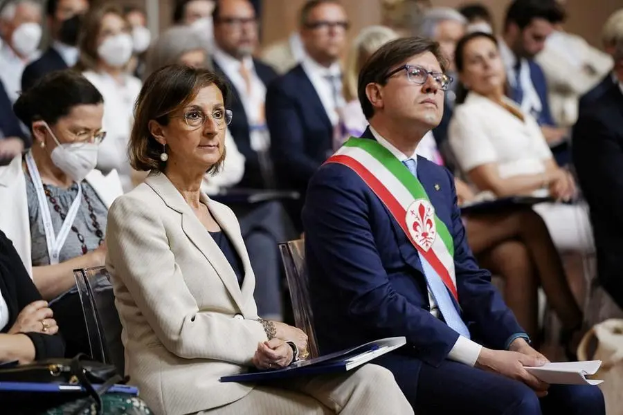 Firenze, la ministra Cartabia a Palazzo Vecchio: "Mai più bambini in carcere con le madri"