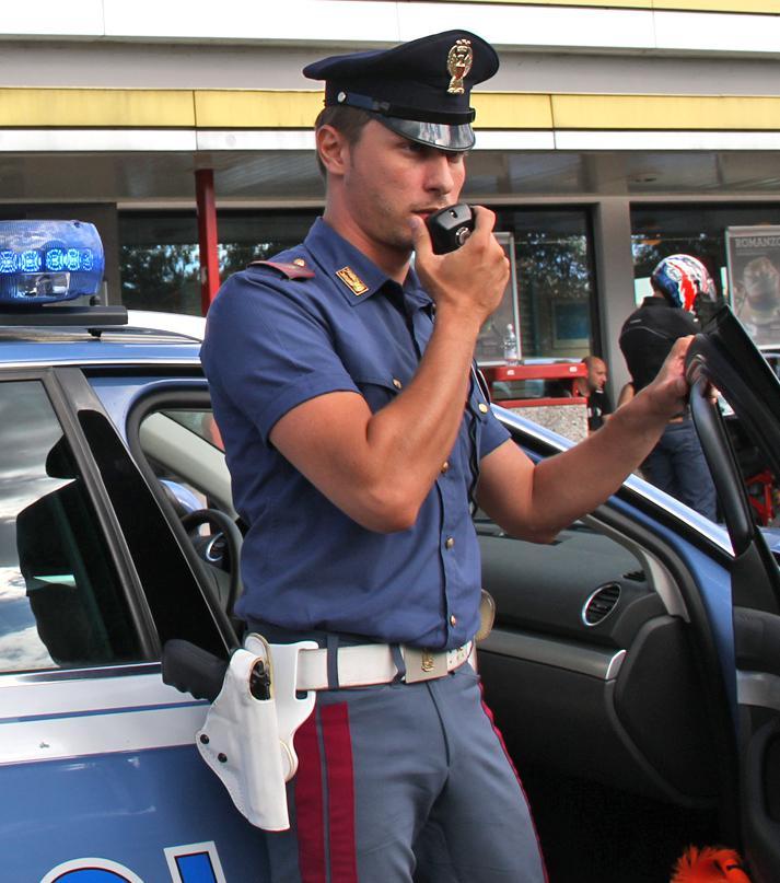 Pipì In Autostrada La Multa è Legittima