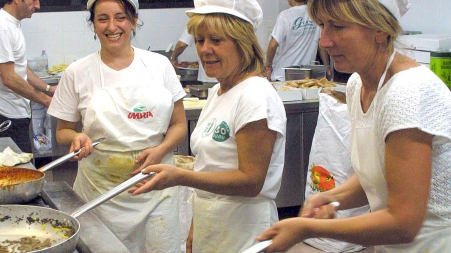 IN CUCINA Riaprono le sagre per la settimana di Ferragosto. Tra quelle tradizionali il «Puggiulino», il fungo a Moggiona, il tortello a Corezzo