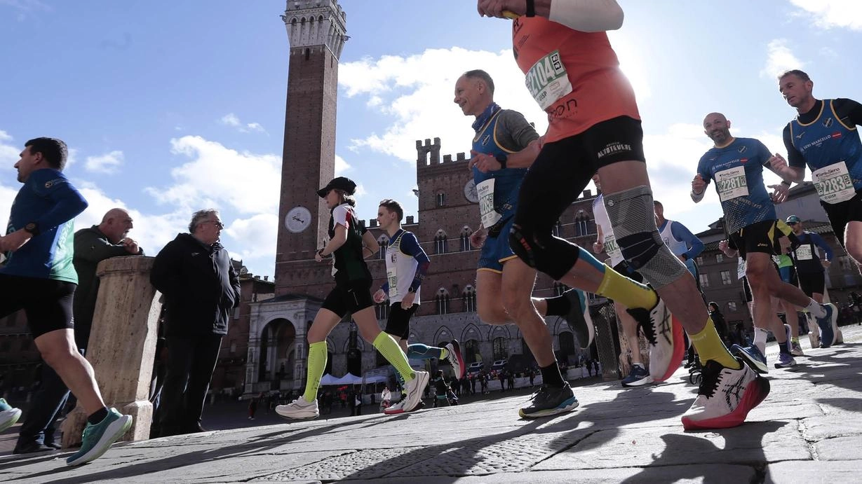 Festa Ultramarathon. Oltre mille partecipanti tra le vie del centro e le campagne senesi