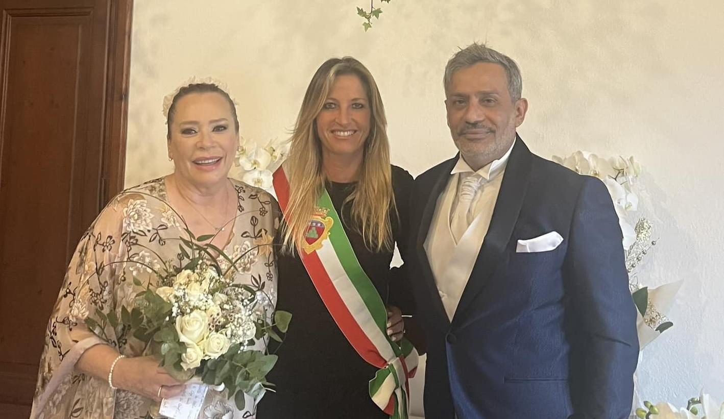 Barbara De Rossi il matrimonio in Toscana dell attrice con Simone