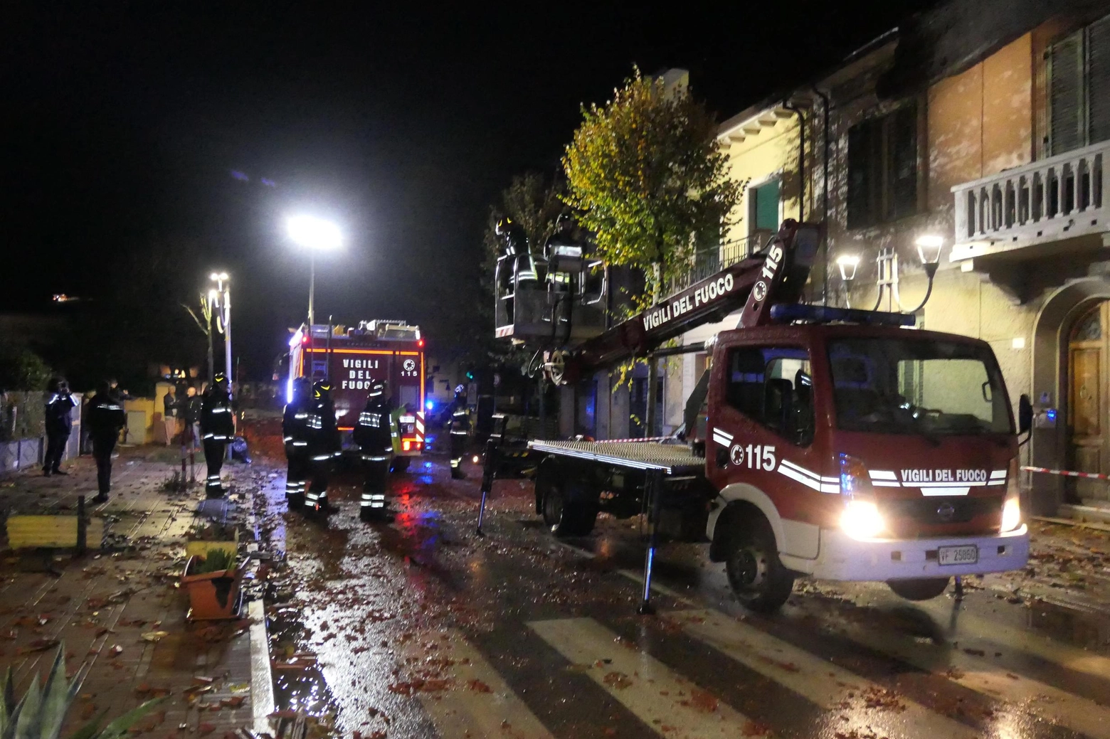 Nubifragi e frane. Tromba d’aria in Versilia. Paura a Pontremoli. Danni e strade interrotte