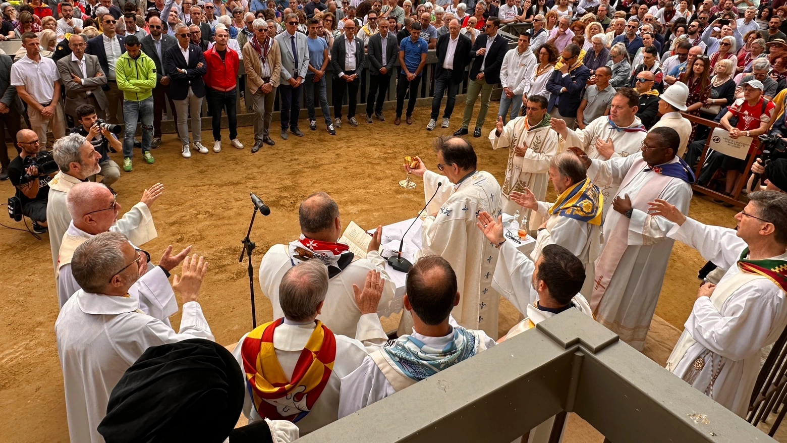 La messa del fantino in Piazza (Foto Di Pietro)