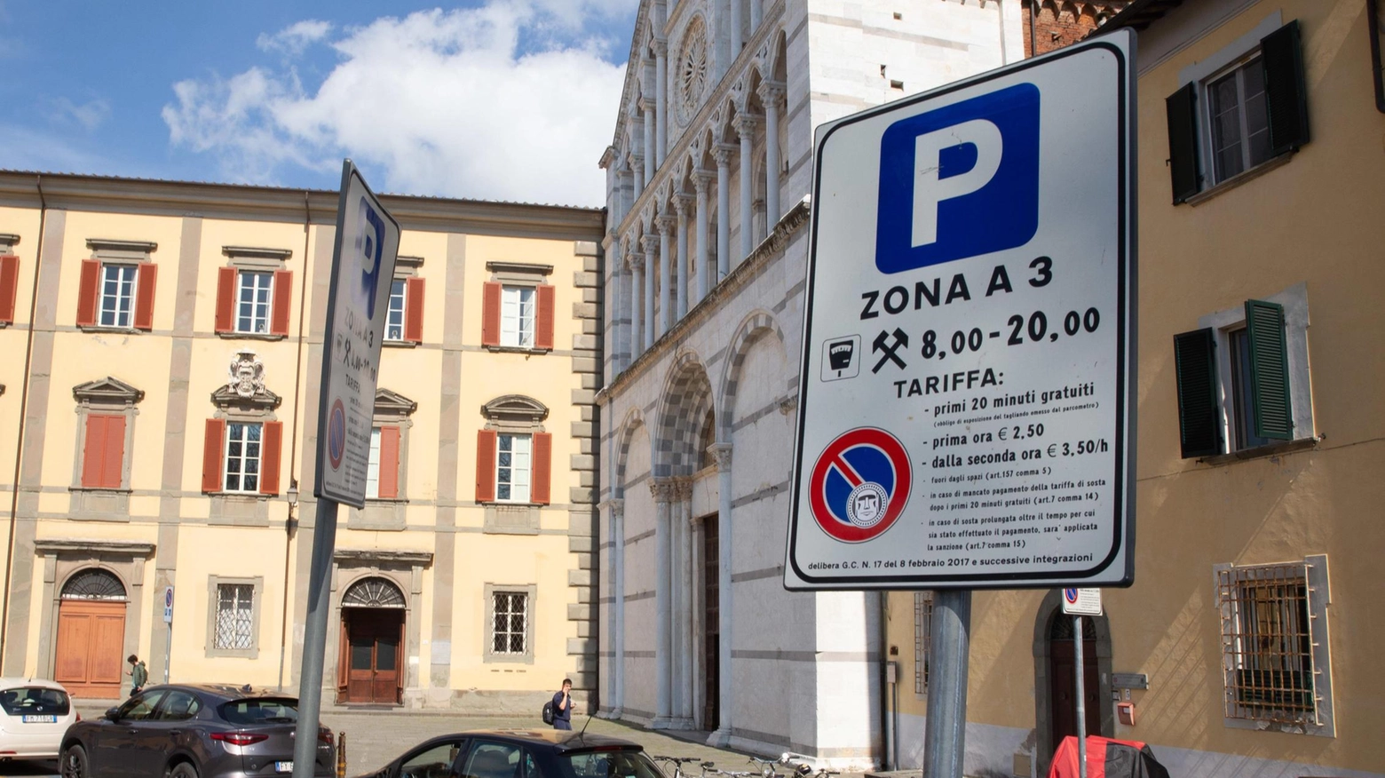 Fiab all’attacco: "Il sindaco vuole l’Unesco o una città-parcheggio?"