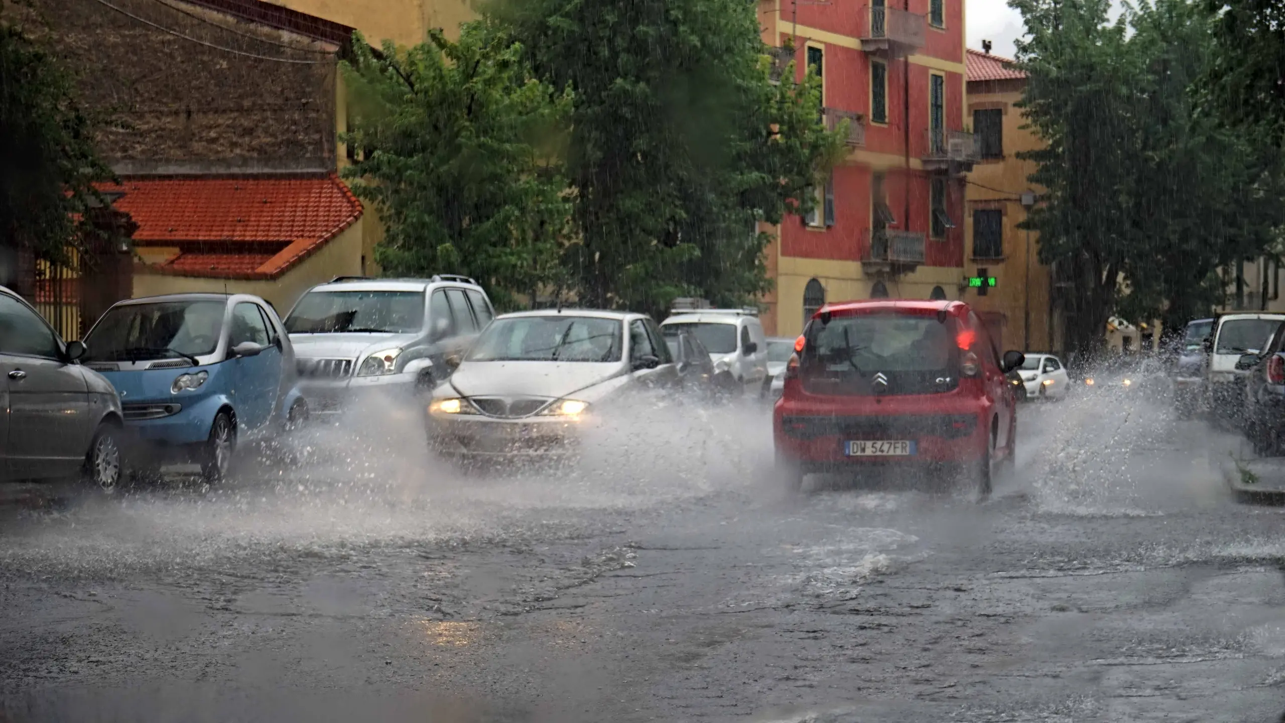 Meteo, Pioggia Battente E Forti Temporali Nello Spezzino. Scatta L'allerta