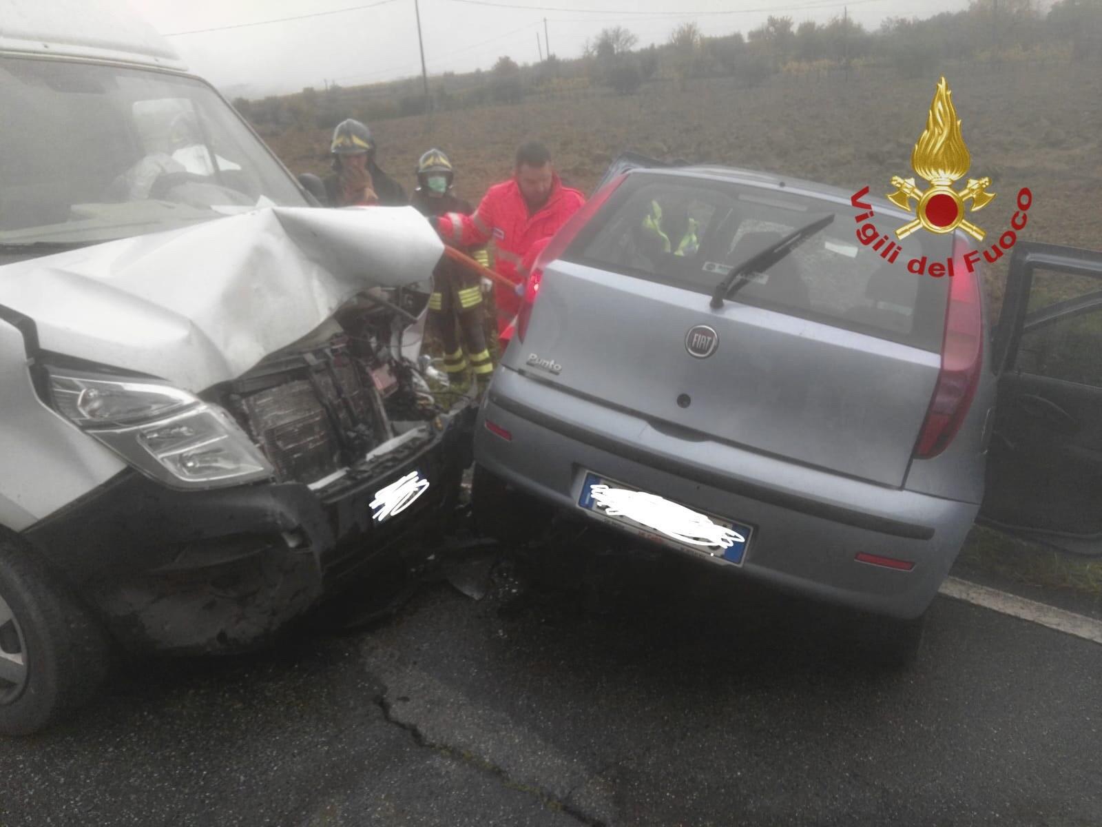 Scontro Tra Auto E Furgone Grave Una Donna Trasferita A Siena