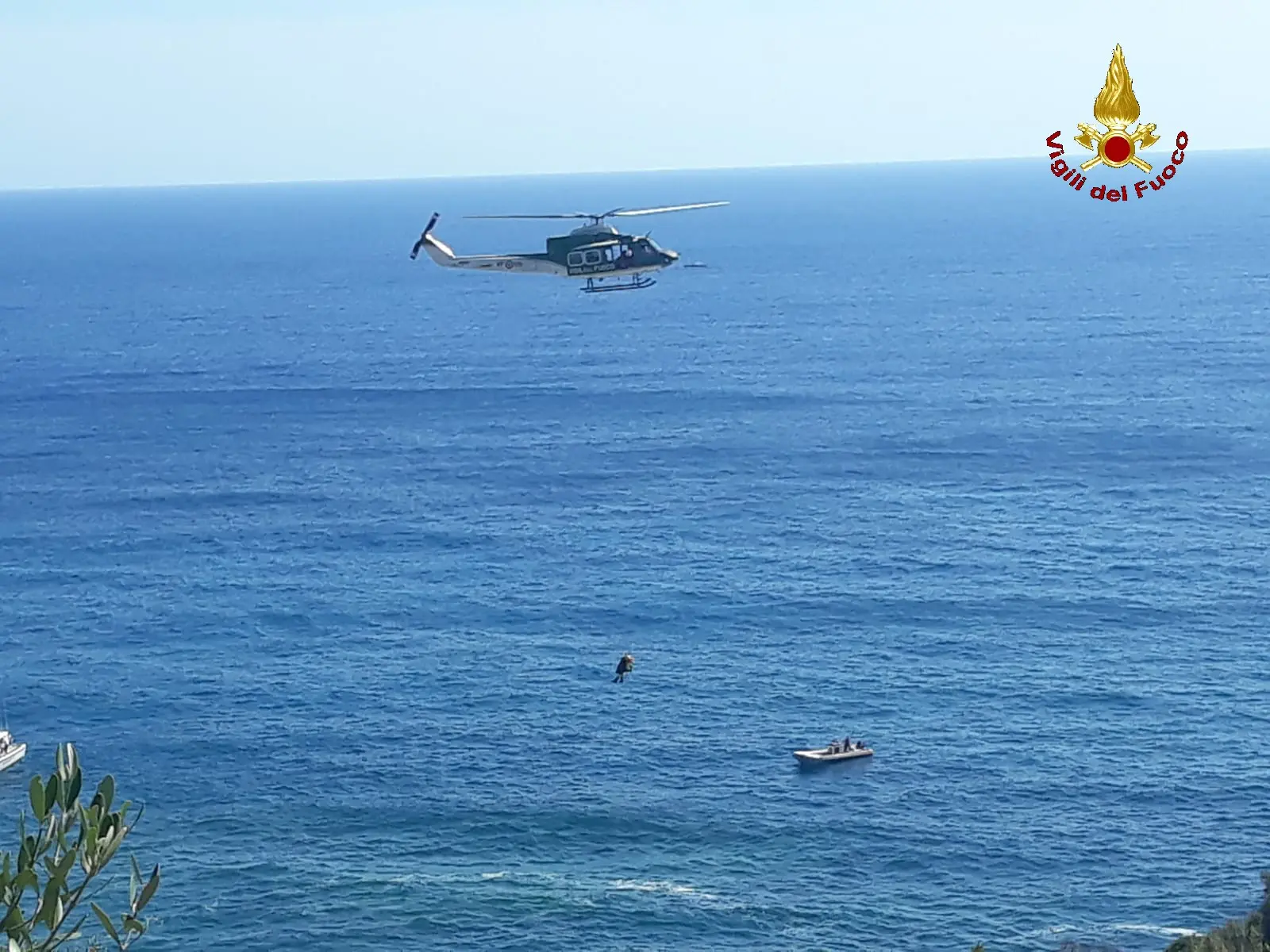 Grave incidente all'Argentario, ragazza cade dagli scogli. Elicottero sul posto