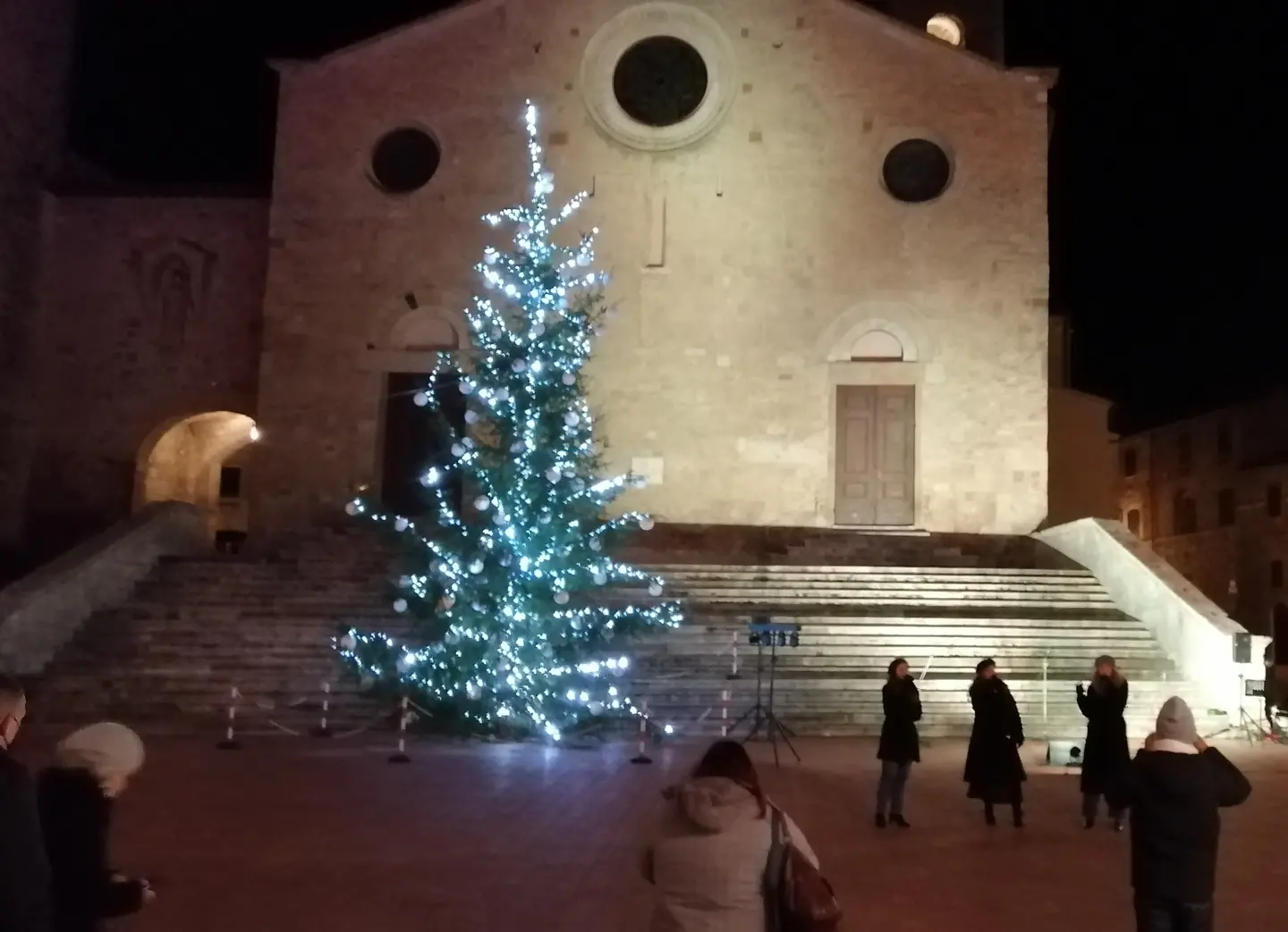 Il turismo risveglia San Gimignano