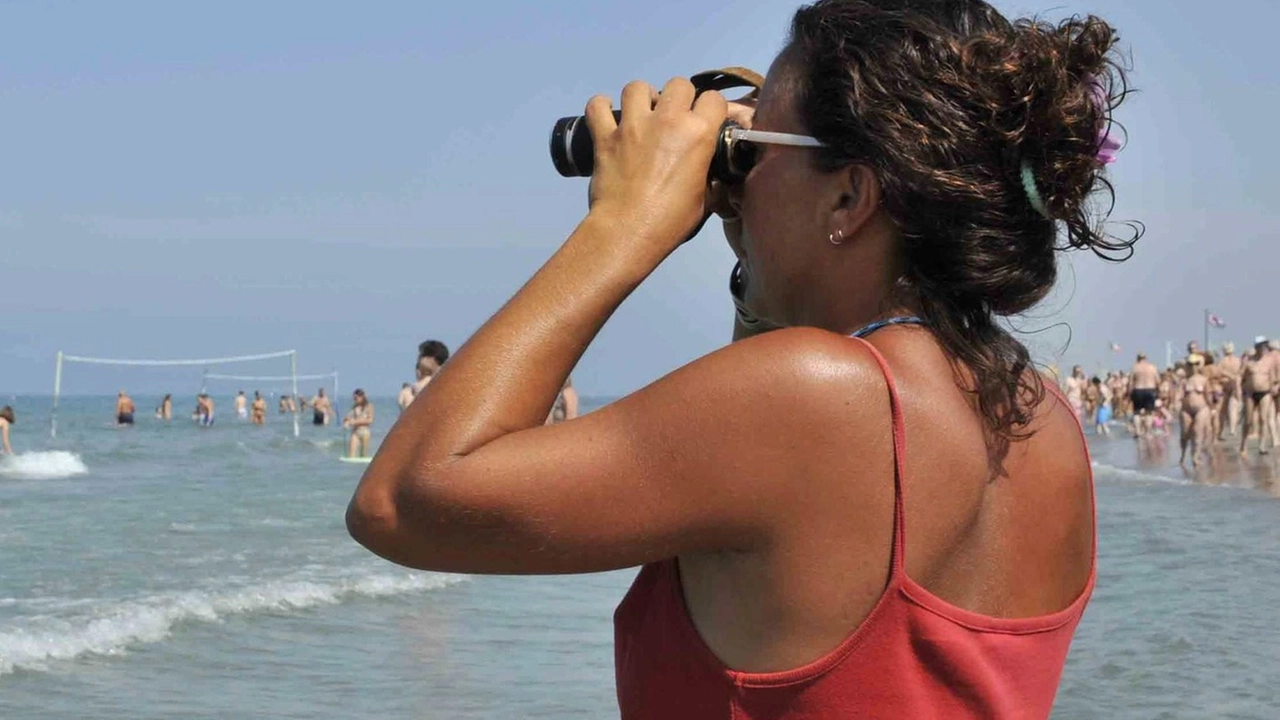 C’era una volta la spiaggia attrezzata: ora c’è la discarica dei rifiuti