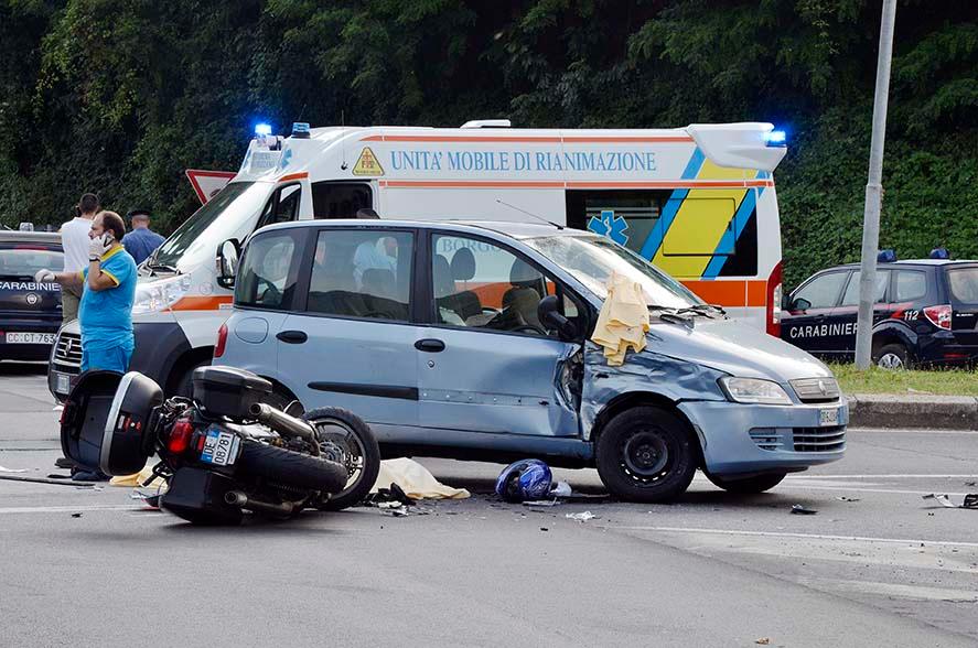 Schianto Fatale In Moto Contro Auto Muore Una Coppia 1827