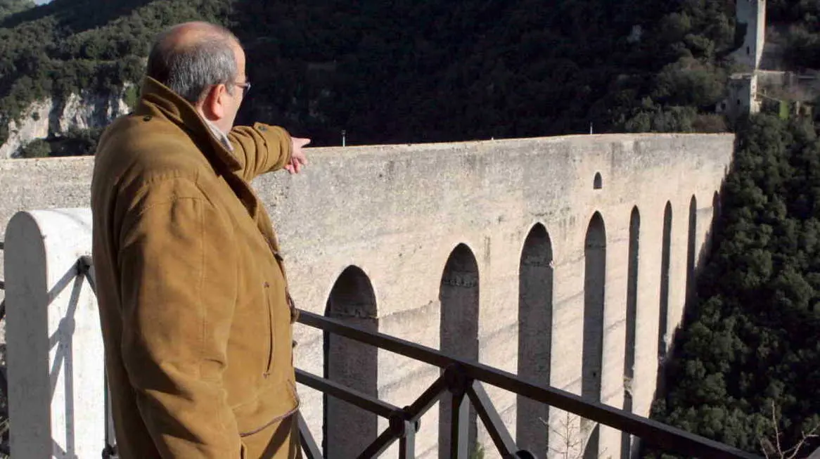 Il ponte dei suicidi? "Non scherziamo, sono gesti frutto del disagio"