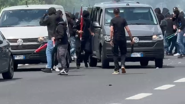 Gli scontri tra gli ultras della Juventus e dell'Atalanta in autostrada
