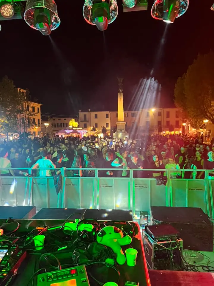 Grande successo per la Festa del Commercio in versione Halloween