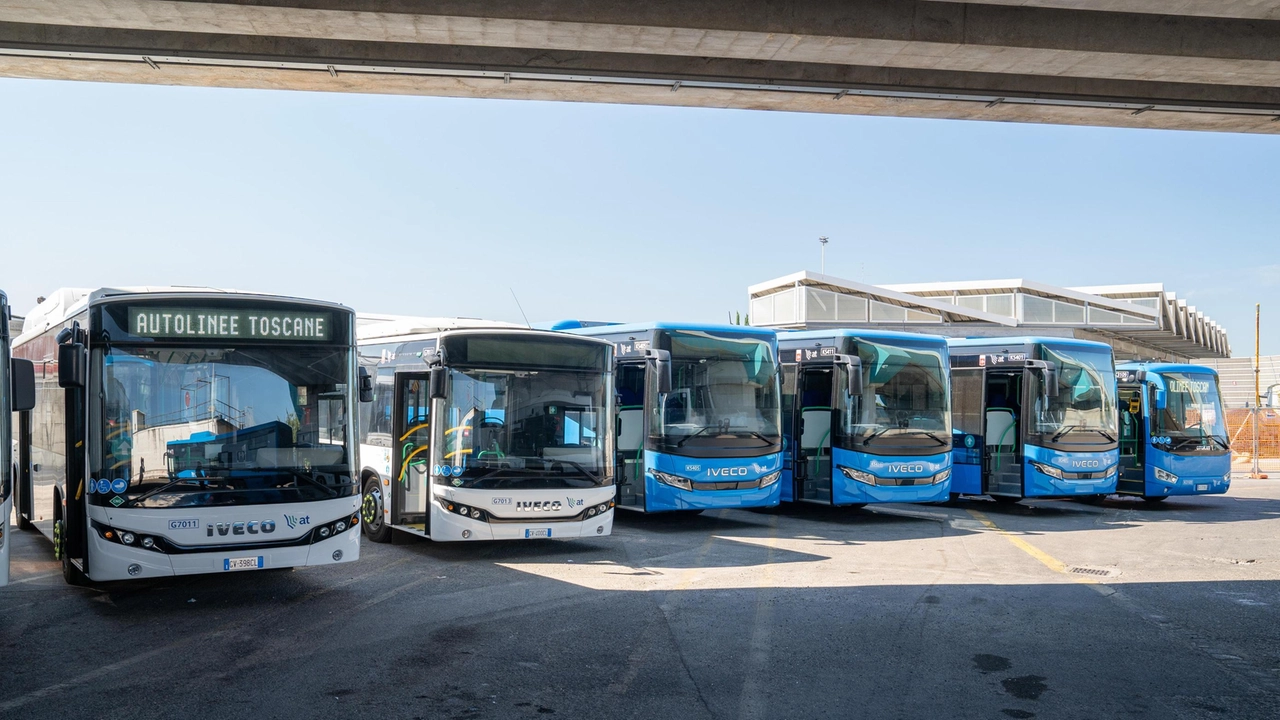 Autolinee Toscane rinnova il parco mezzi con l'arrivo di 21 nuovi bus a Firenze: 12 metri a gasolio per percorsi interurbani e 18 metri a metano per suburbani, tutti di ultima generazione e autofinanziati.