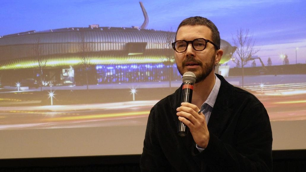 Il direttore del Centro Pecci di Prato, Stefano Collicelli Cagol, a destra, guiderà la visita alla mostra «Colorescenze» al termine del convegno