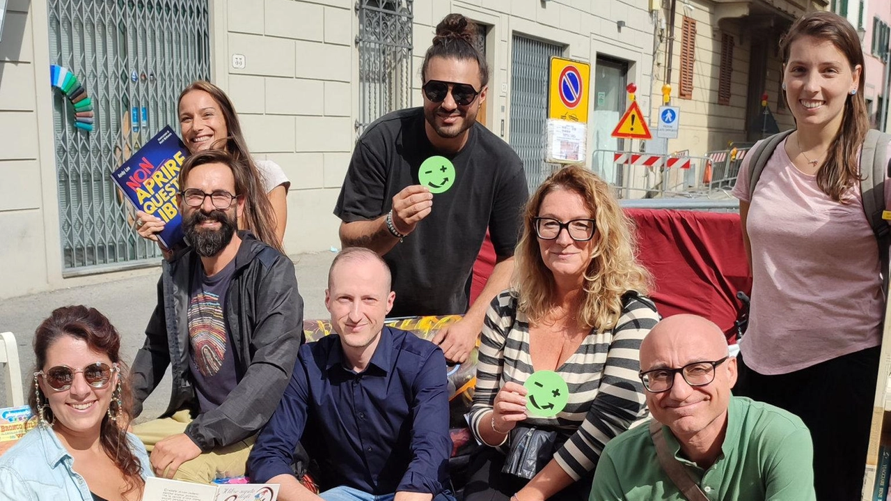 A Prato, la manifestazione "Piazza in movimento" ha attirato molti cittadini in risposta al degrado della zona. Attività sportive, intrattenimento e informazioni sulla mobilità sostenibile hanno animato la giornata, con la speranza di replicare l'iniziativa.