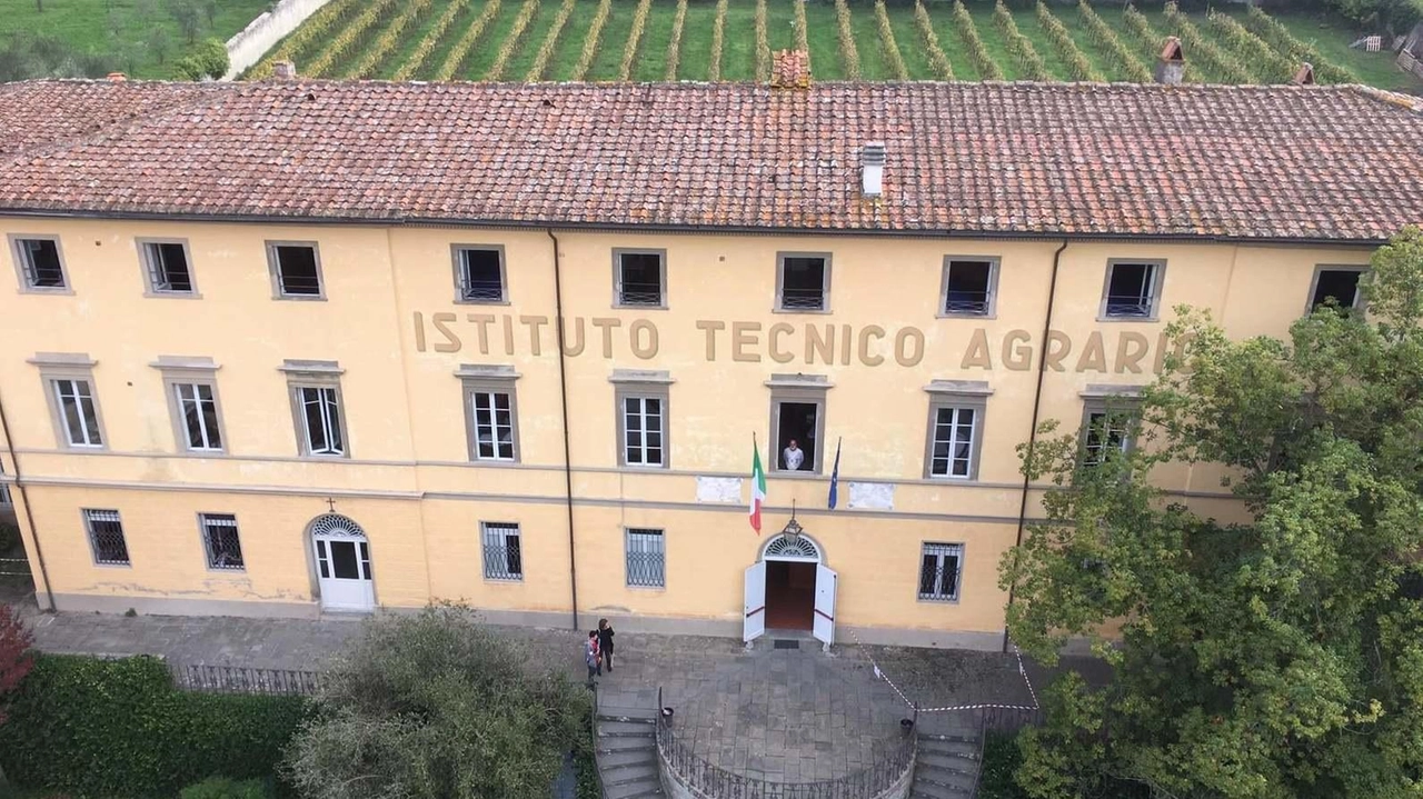 Ok dalla Provincia allo studio di fattibilità per un edificio adiacente all’attuale. Marmo: "Ora potremo correre per ottenere finanziamenti per la scuola".