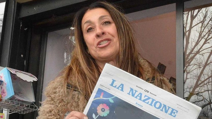 Rapina in pieno giorno. Corinna ragisce al ladro: "Ho cercato di fermarlo ma mi ha fatto cadere"