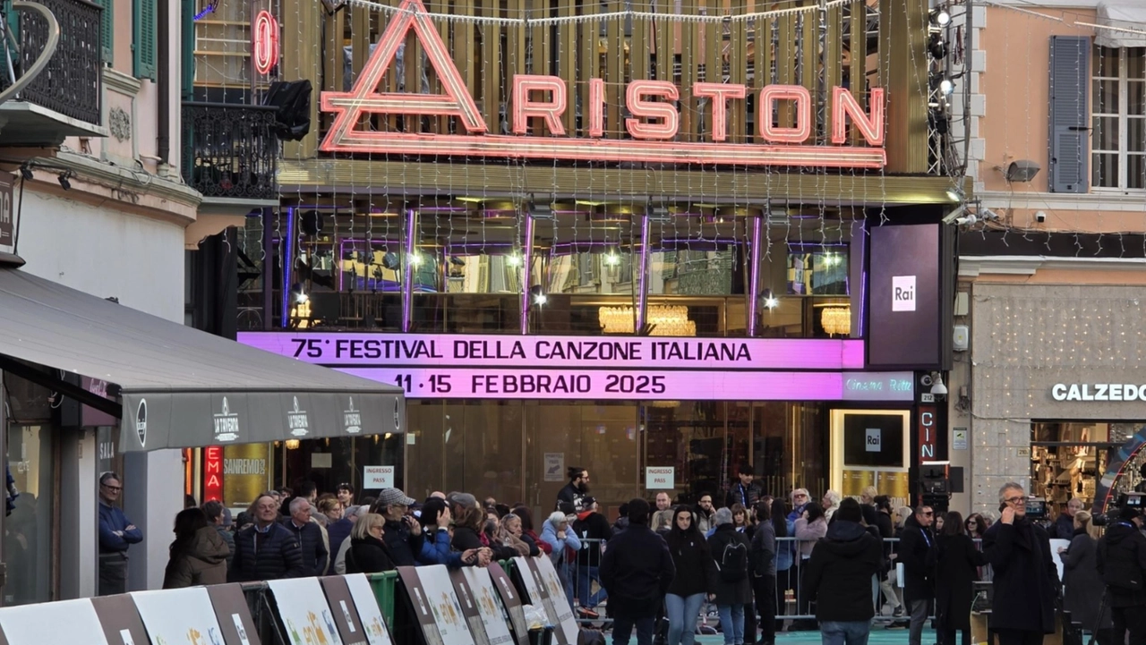 Il teatro Ariston (Ansa)