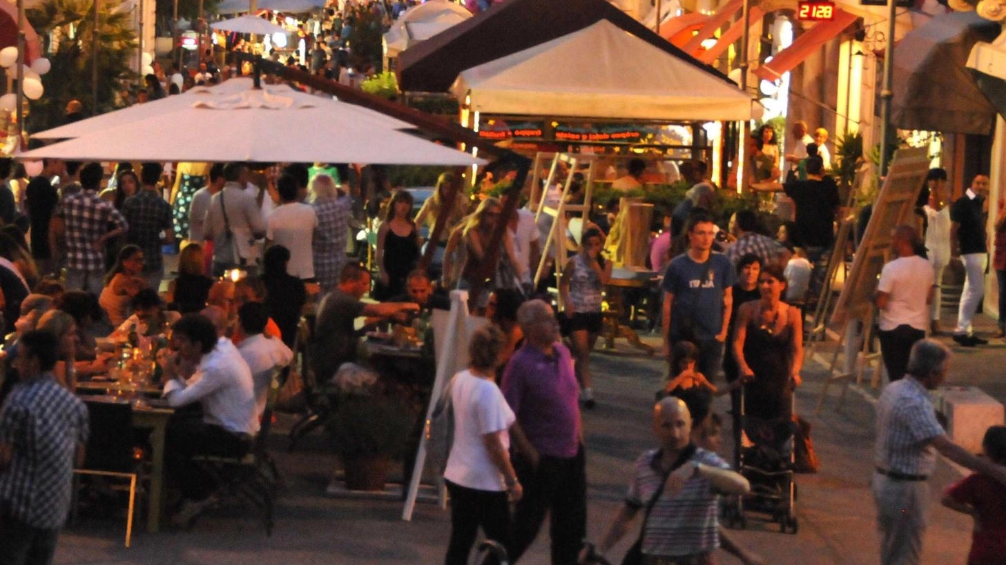 Benvenuta estate. Notte Bianca di musica. Band e spettacoli live nelle piazze del centro