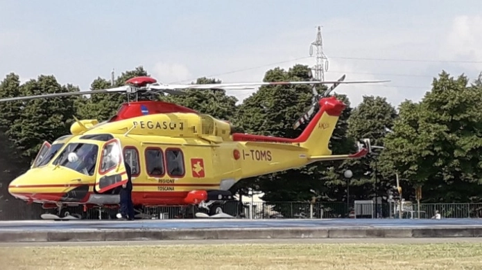 Il ferito è stato trasferito all’ospedale di Firenze con l’eliambulanza Pegaso