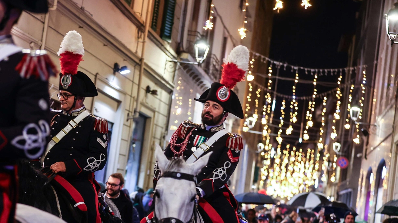 I carabinieri a cavallo. Applausi per la Fanfara