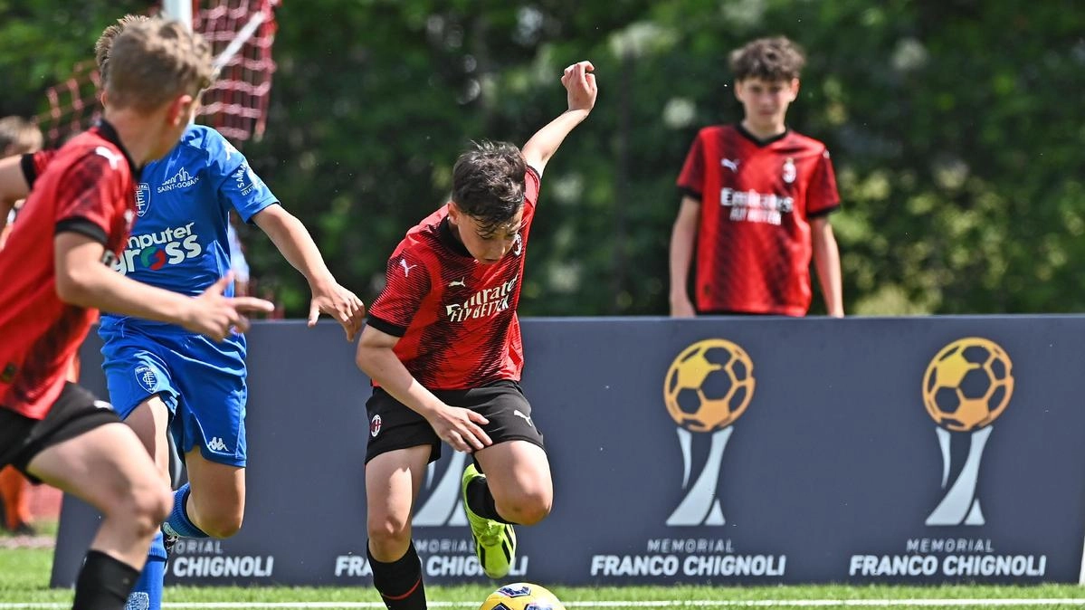 Nella foto d’archivio una partita di calcio di un campionato tra squadre giovanili organizzato dalla Federazione Italiana Giuco Calcio