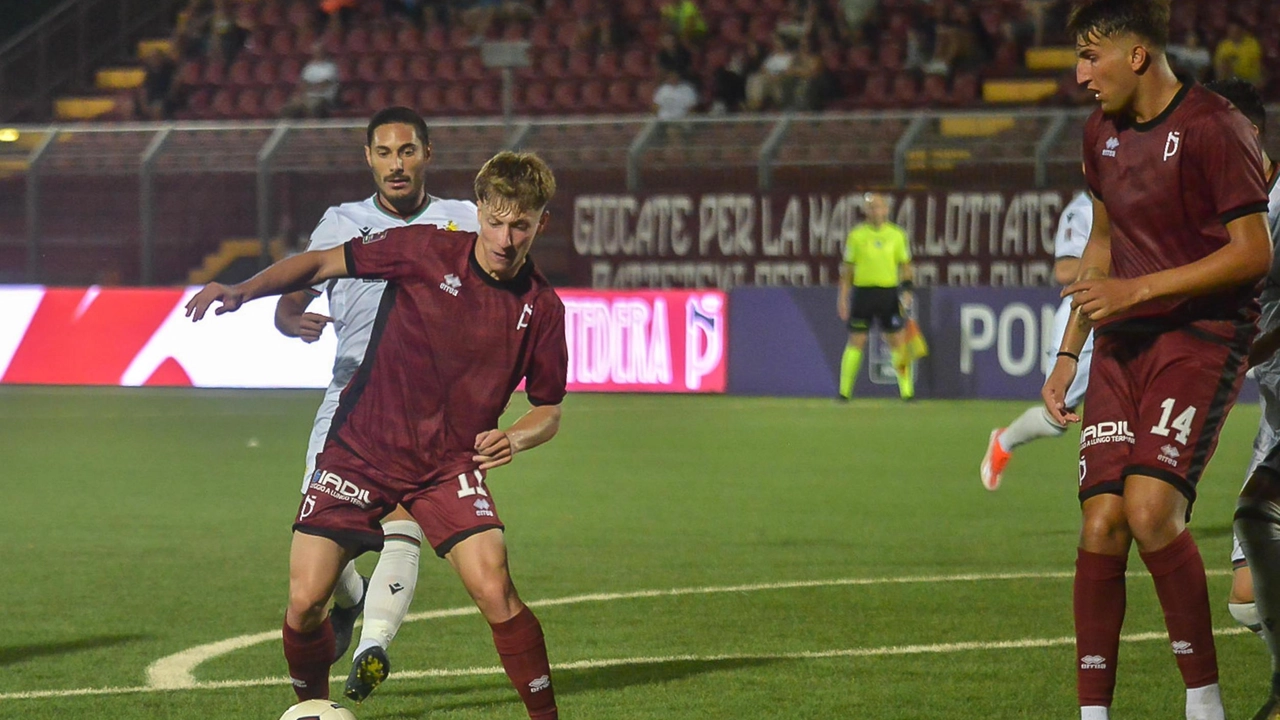 Il Pontedera oggi in campo alle 18.30 allo stadio Mannucci. La partita sarà preceduta da un corteo degli ultras