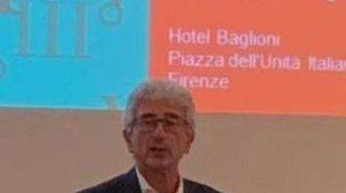 Il segretario dell'Anaao Asssomed Toscana esprime preoccupazione per l'aumento delle aggressioni da parte dei giovani nei confronti del personale sanitario. Chiede una maggiore presenza delle forze dell'ordine e protocolli più stringenti per garantire la sicurezza nei pronto soccorso, soprattutto in situazioni con pazienti instabili.