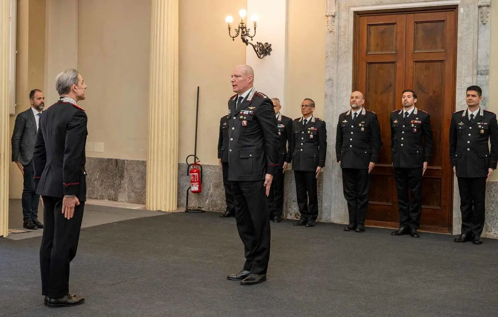 Visita del generale Lorenzo Falferi al comando provinciale di Lucca