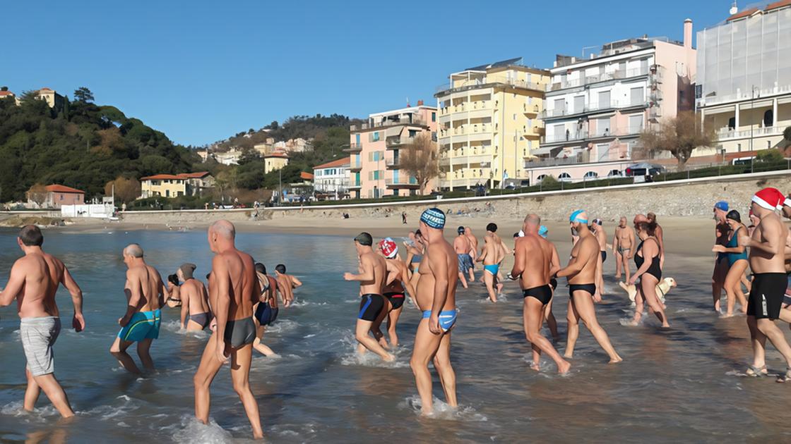 Cimentisti alla Venere per celebrare il Natale